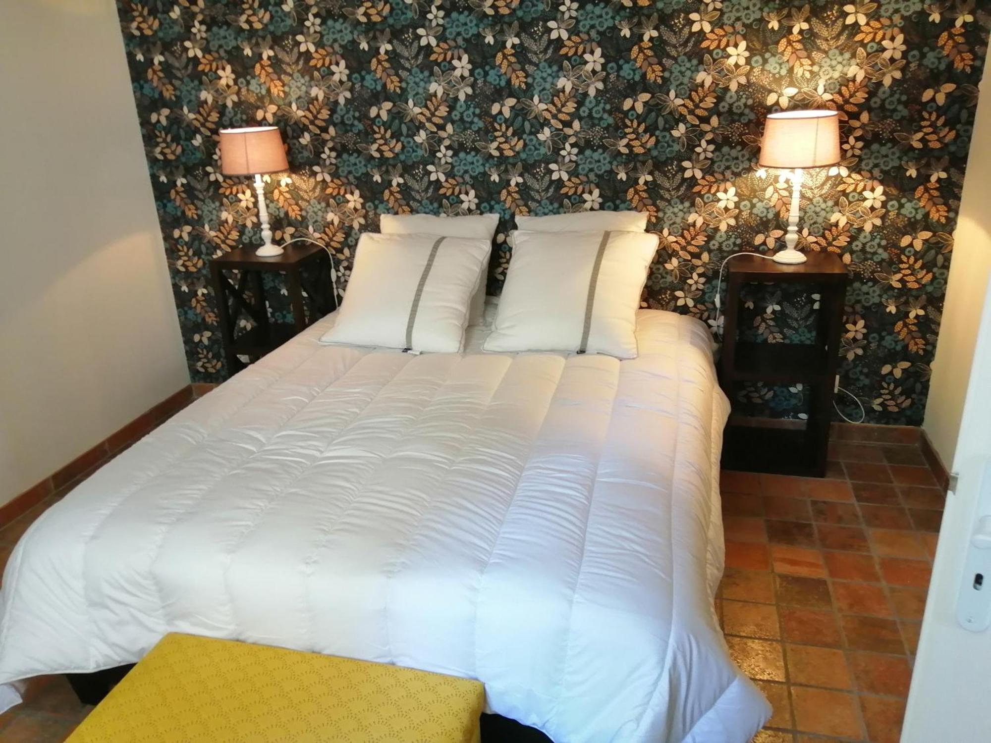 Le Paris Londres Bed & Breakfast Mesnieres-en-Bray Room photo