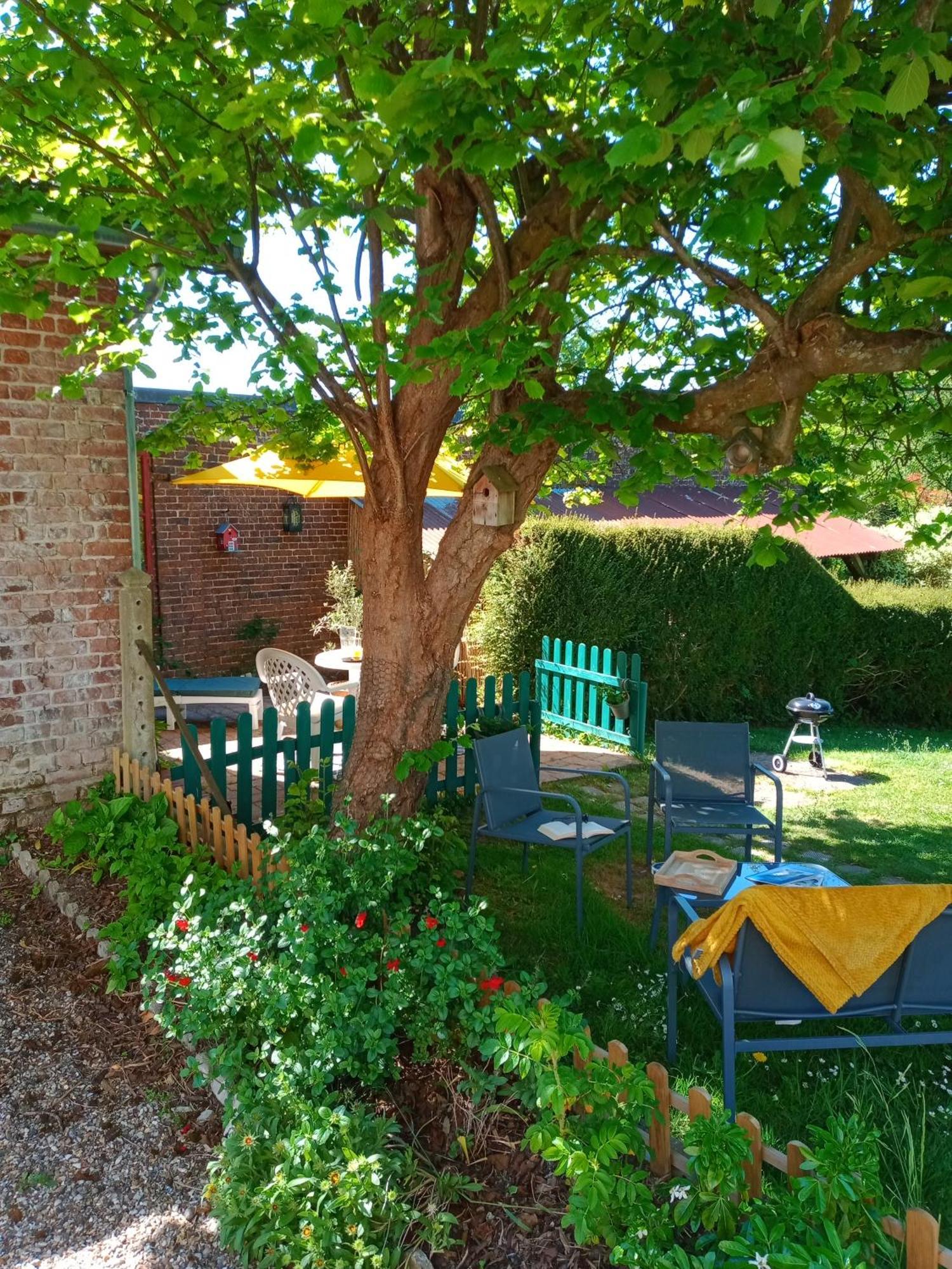 Le Paris Londres Bed & Breakfast Mesnieres-en-Bray Room photo
